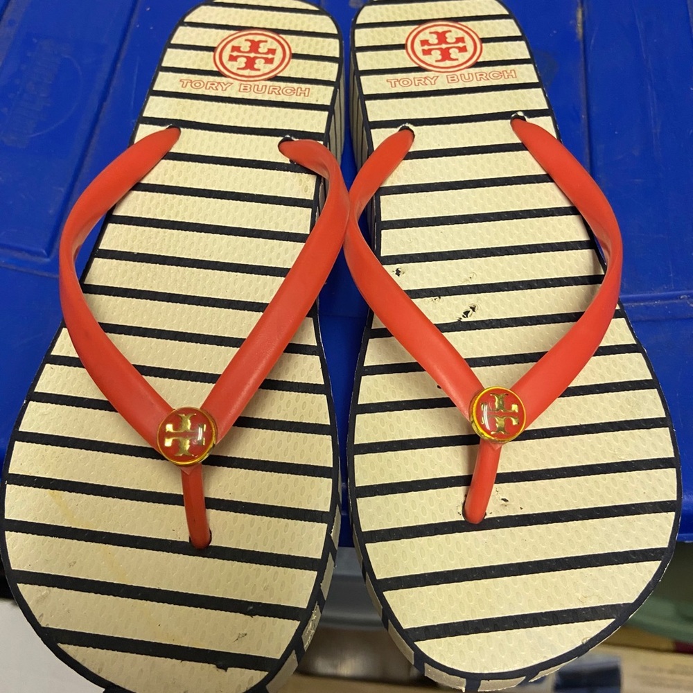 Tory Burch flip flops good condition size 7